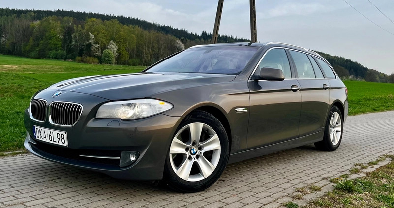 BMW Seria 5 cena 72000 przebieg: 278000, rok produkcji 2013 z Pionki małe 781